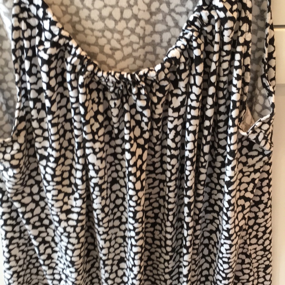 XL Banana Republic tank black/white pattern.